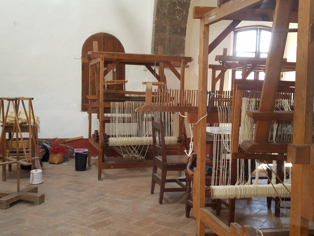 Loom weaving classroom at Belles Artes in San Miguel de Allende, Mexico Loom weaving classroom at Belles Artes in San Miguel de Allende, Mexico
