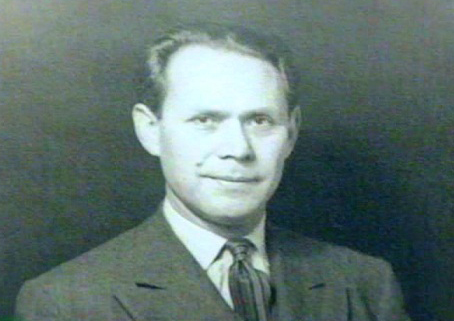 Dr. Maximiliano Ruiz Castenedo