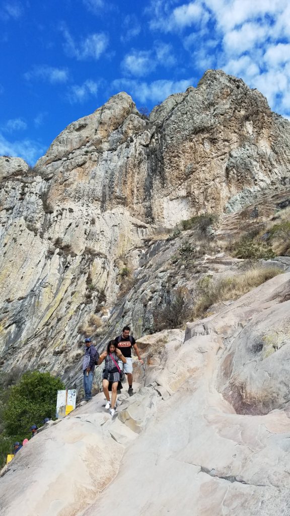 The hiking trail on Peña de Bernal.