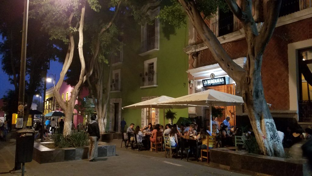 La Berenjena, a popular pizza restaurant on Calle 3 Ote., Puebla