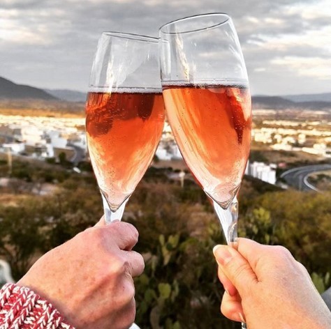 Sparkling wine toast