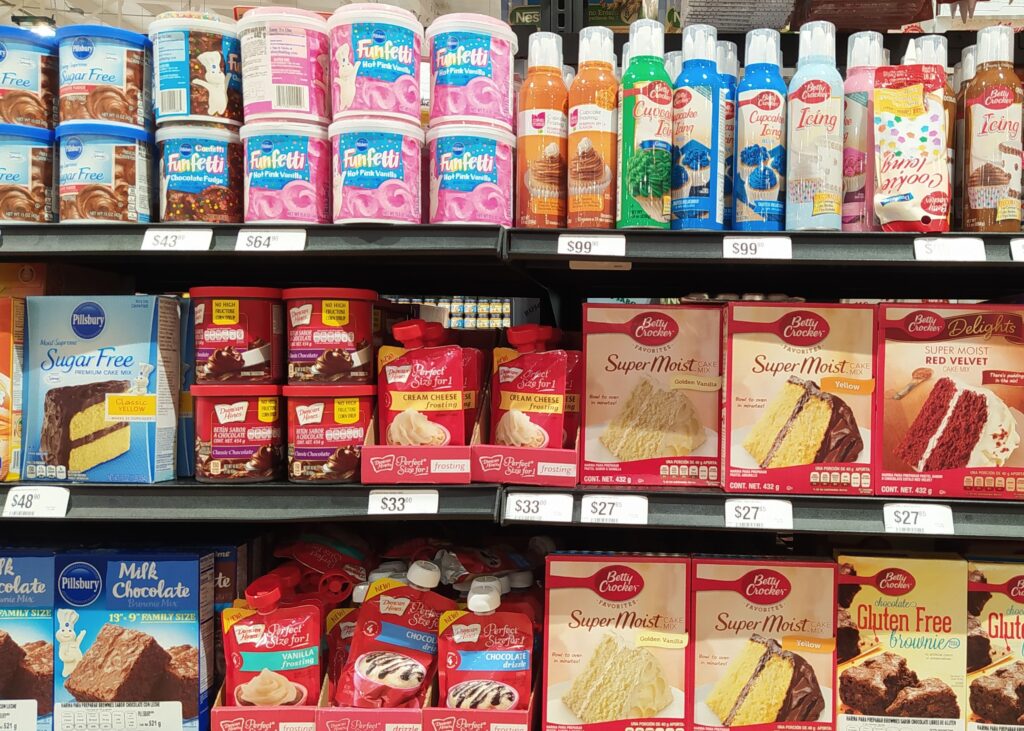 Baking items at a grocery store in Mexico