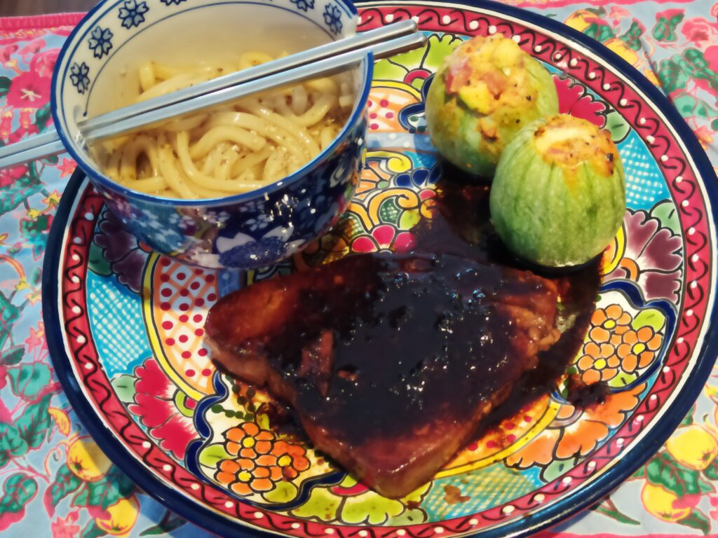 Seared tuna with stuffed zucchini and noodles Seared tuna with stuffed zucchini and noodles
