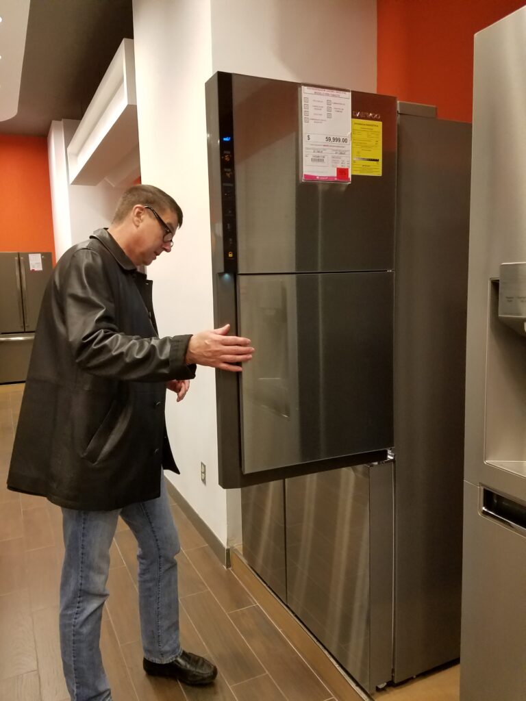 Mexican appliance clearance store
