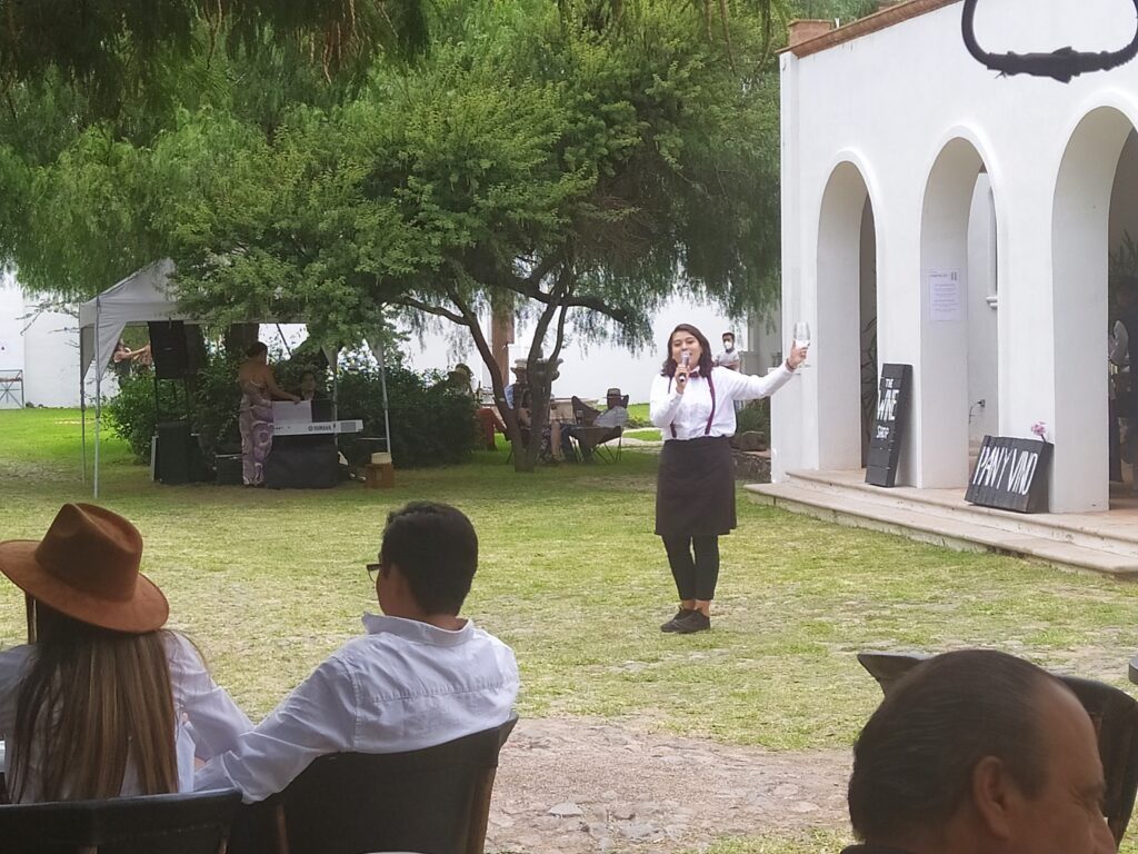 Opera students from Opera Guanajuato performing