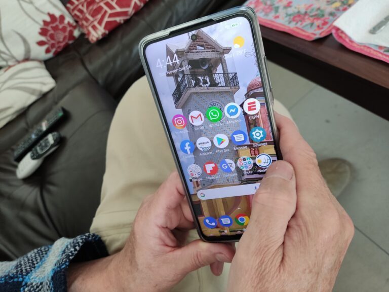 How to Use Your Smartphone Around the World